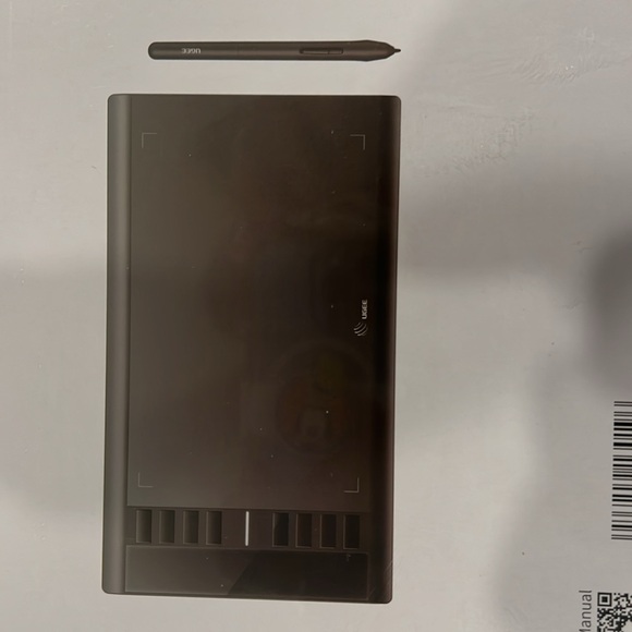UGEE M708 Graphic Drawing Tablet (unopened) and Game Anim 2nd Edition Book - Picture 5 of 7